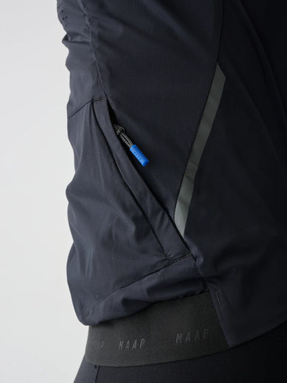 WOMEN’S TEAM FLOW JACKET - JET BLACK