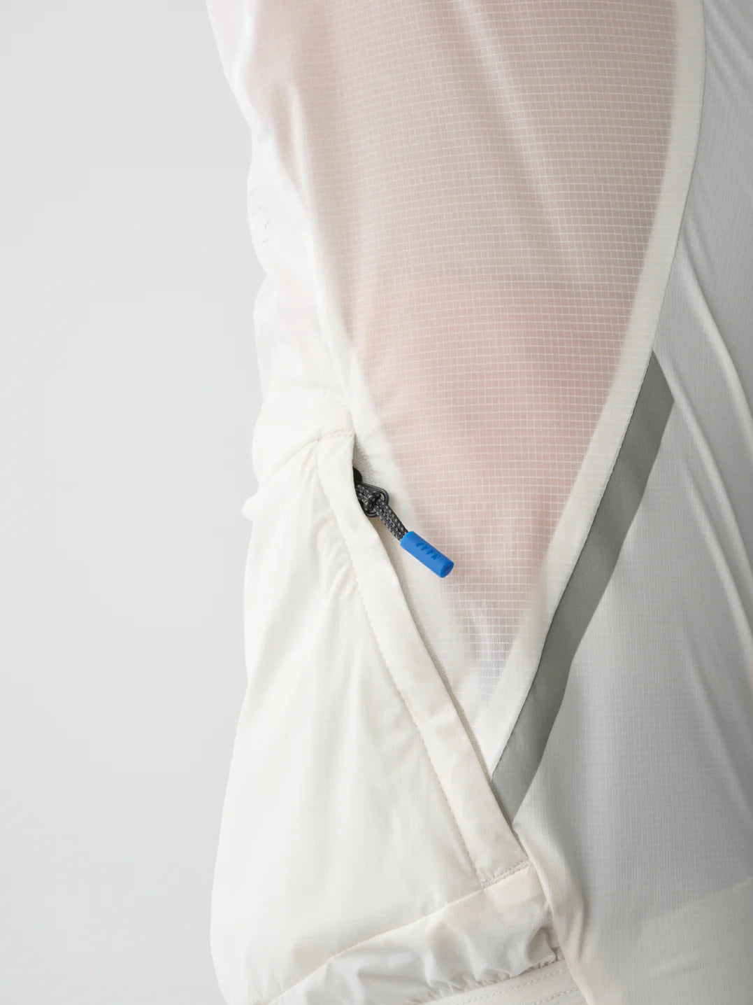 WOMEN’S TEAM FLOW JACKET - OPTIC WHITE