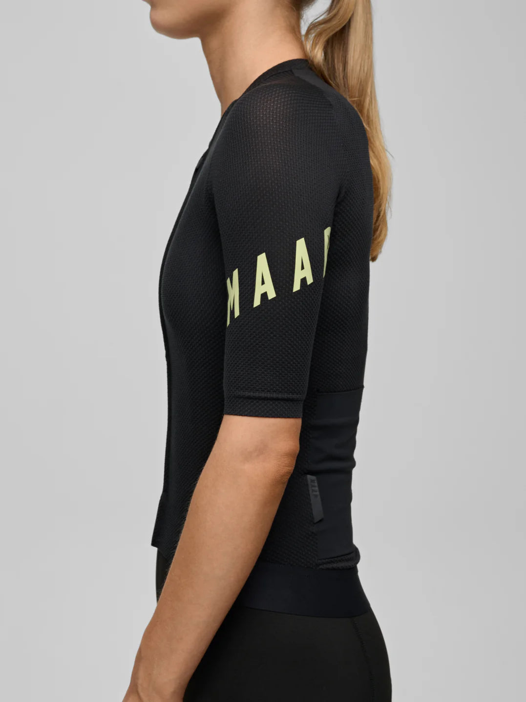 WOMEN’S APEX AEON JERSEY - BLACK