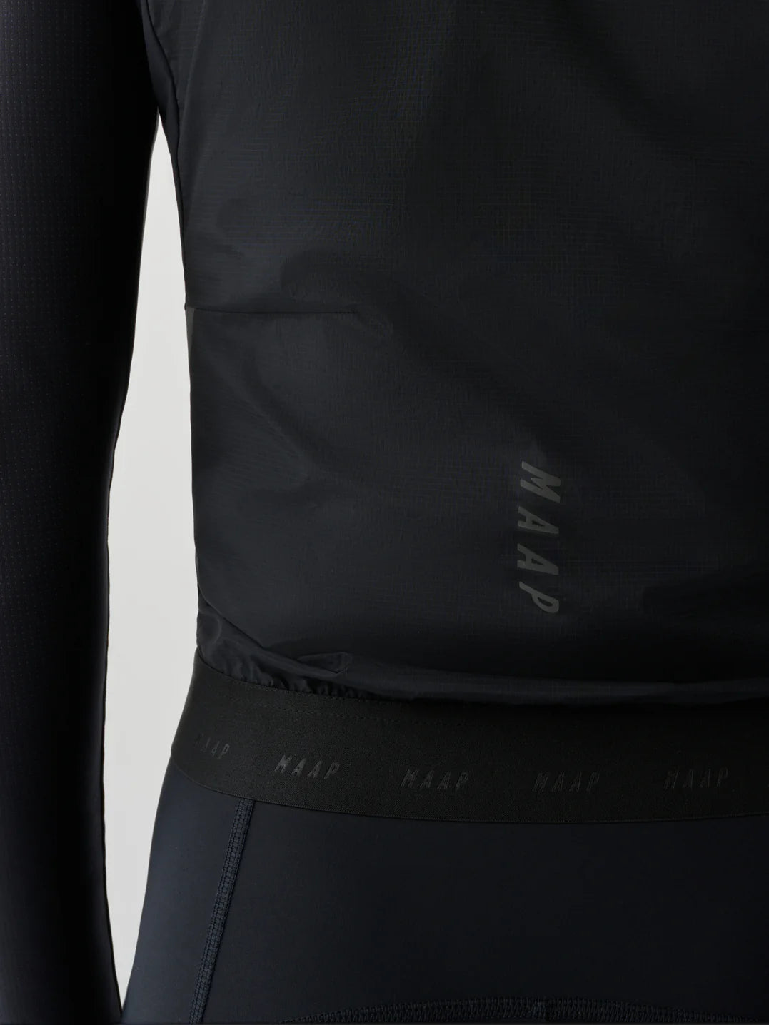 WOMEN’S TEAM FLOW VEST - JET BLACK