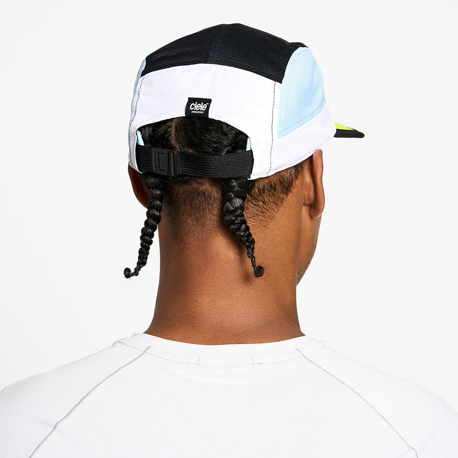 GOCap-Field-IconicBar-White-Black-M/L